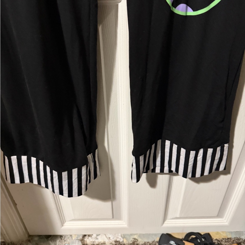❄️Nightmare Before Christmas Lounge Pants - Picture 4 of 4